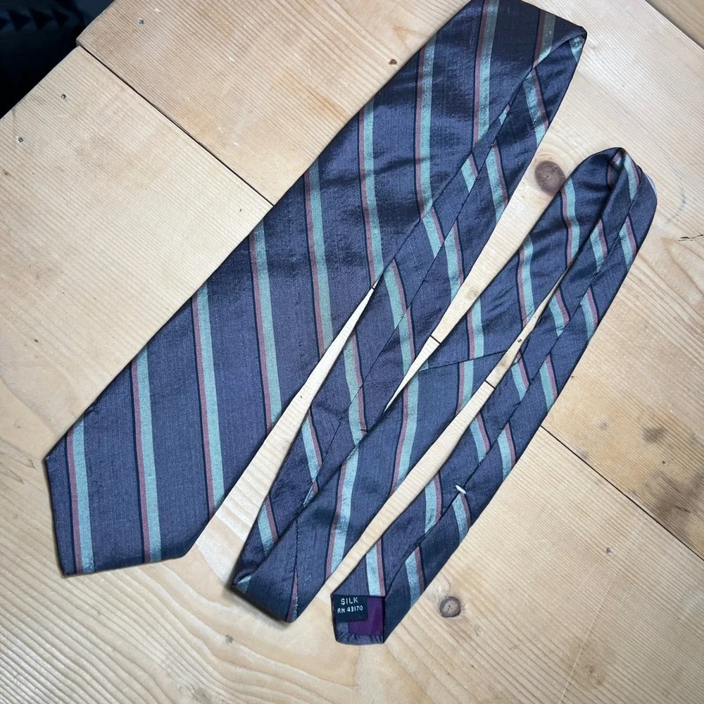VTG Mens Silk Tie Navy Blue Green Red Striped Classic Preppy Style 3 1/4 x 56